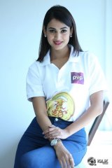 Sonal Chauhan Interview About Size Zero